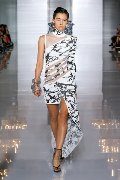 Look 18